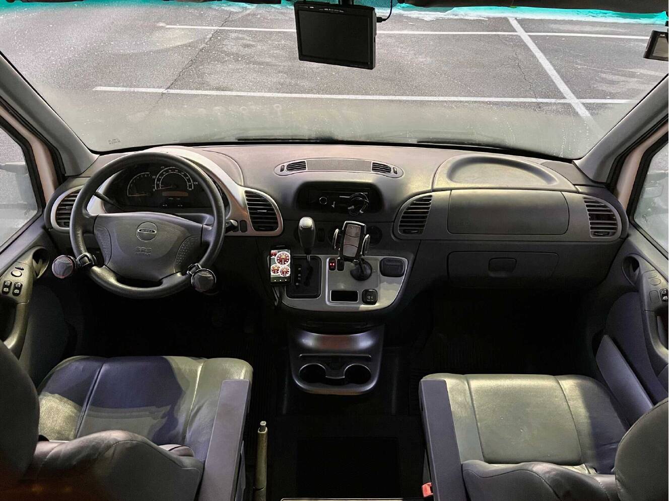 A photo of this 2007 Itasca NAVION 23H