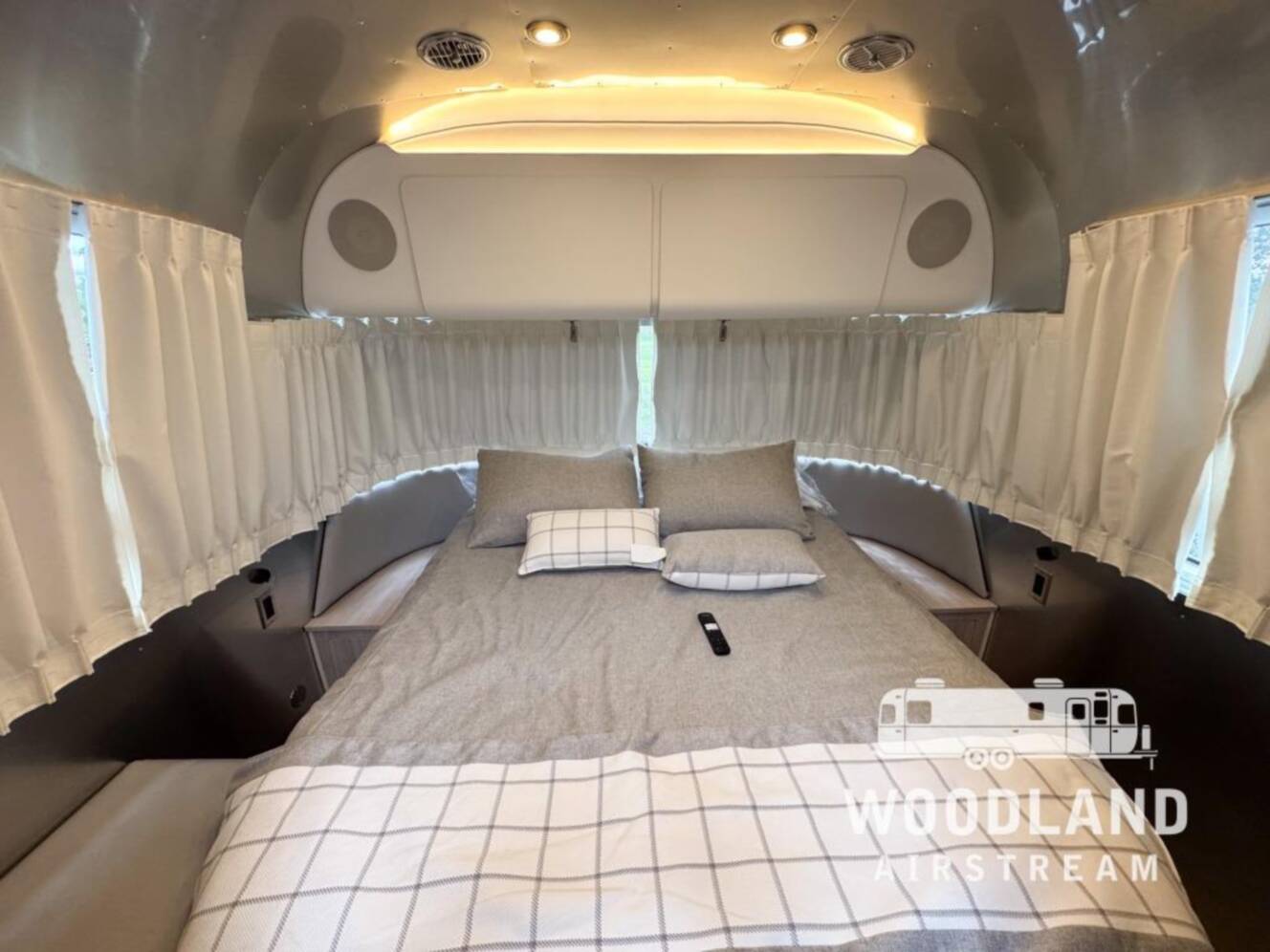 A photo of this 2026 Airstream Globetrotter 30RB