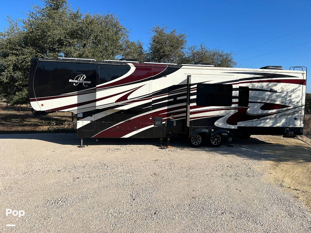 2019 Forest River Riverstone 39RKFB in johnson city TX