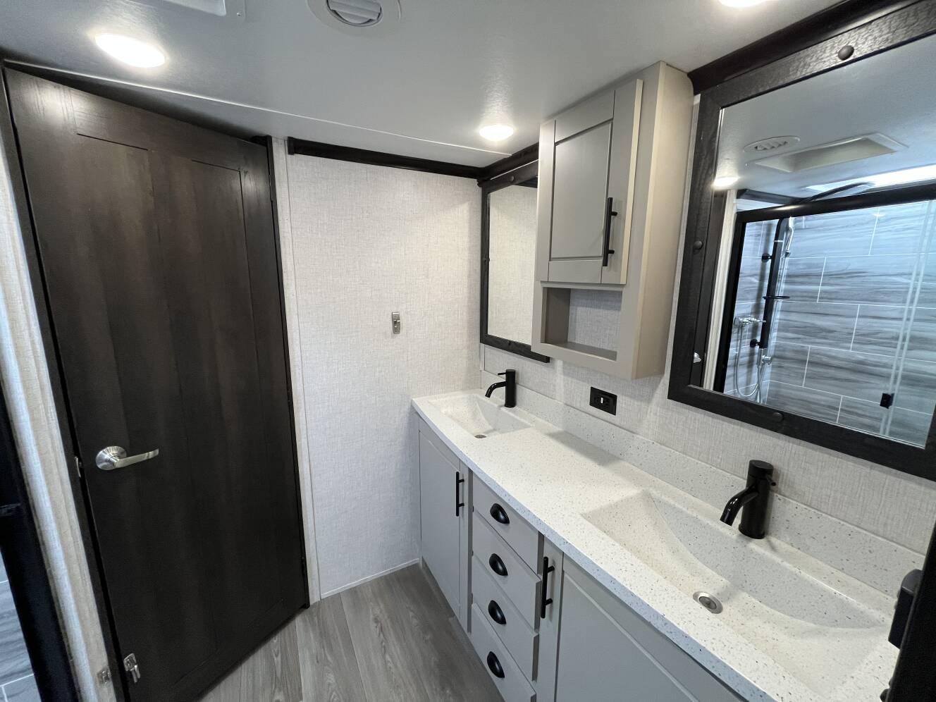 A photo of this 2021 Redwood REDWOOD 3901MB