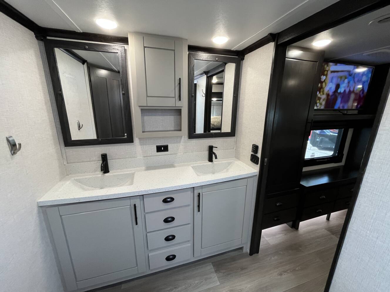 A photo of this 2021 Redwood REDWOOD 3901MB