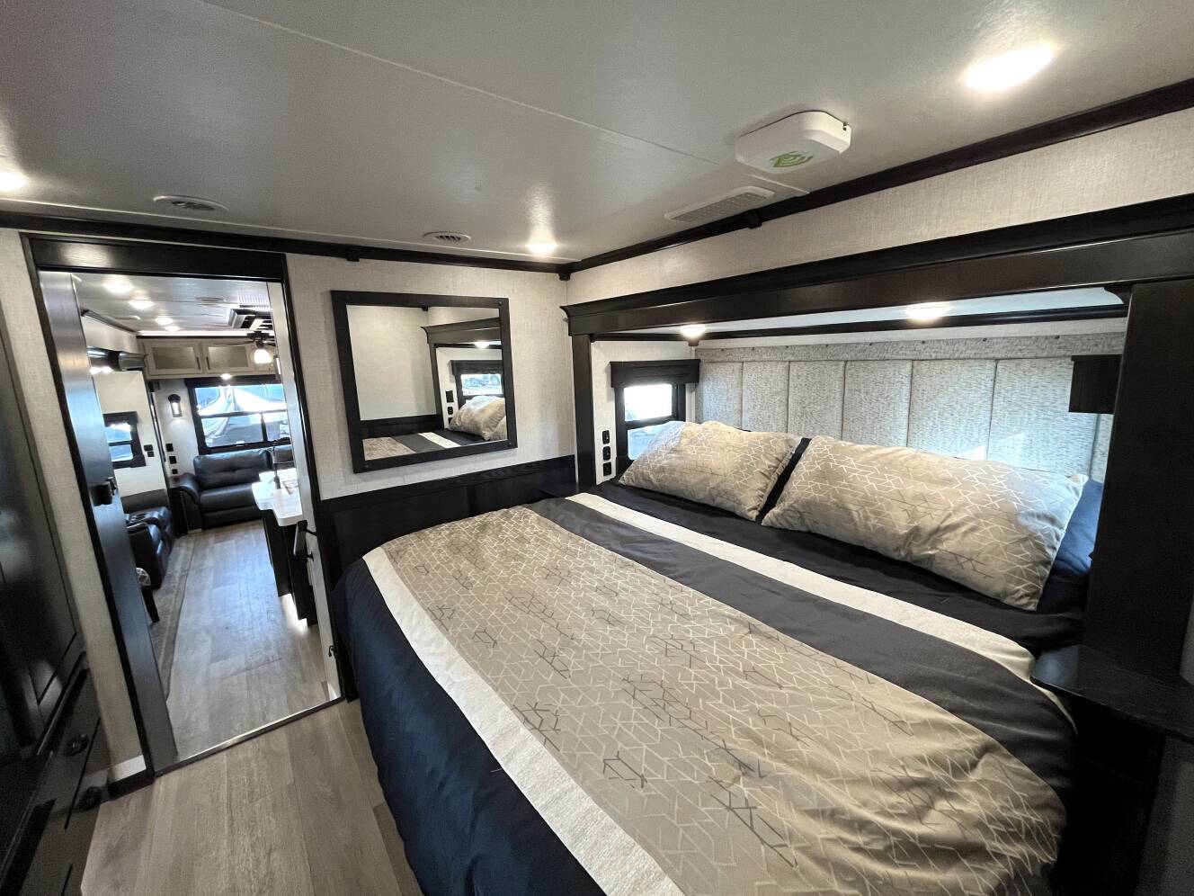 A photo of this 2021 Redwood REDWOOD 3901MB