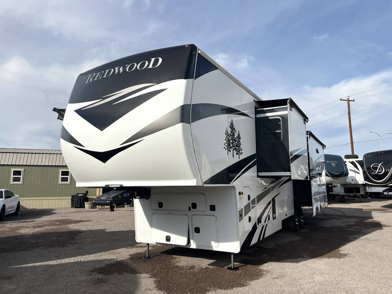 A photo of this 2021 Redwood REDWOOD 3901MB