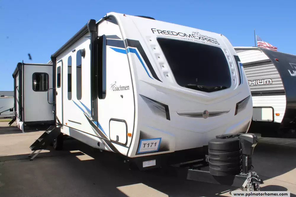 2023 Coachmen FREEDOM EXPRESS LIBERTY EDITION 324RLDSLE in cleburne TX