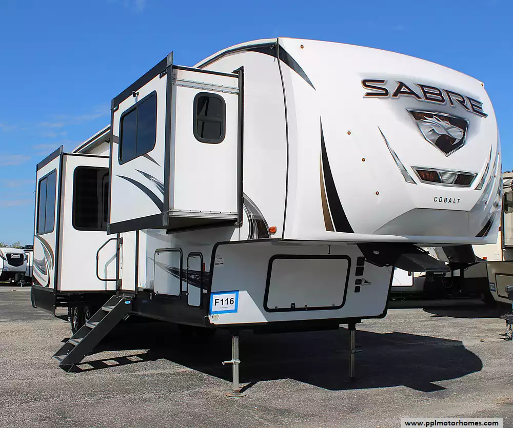 2022 Forest River Sabre 37FLH in decatur TX