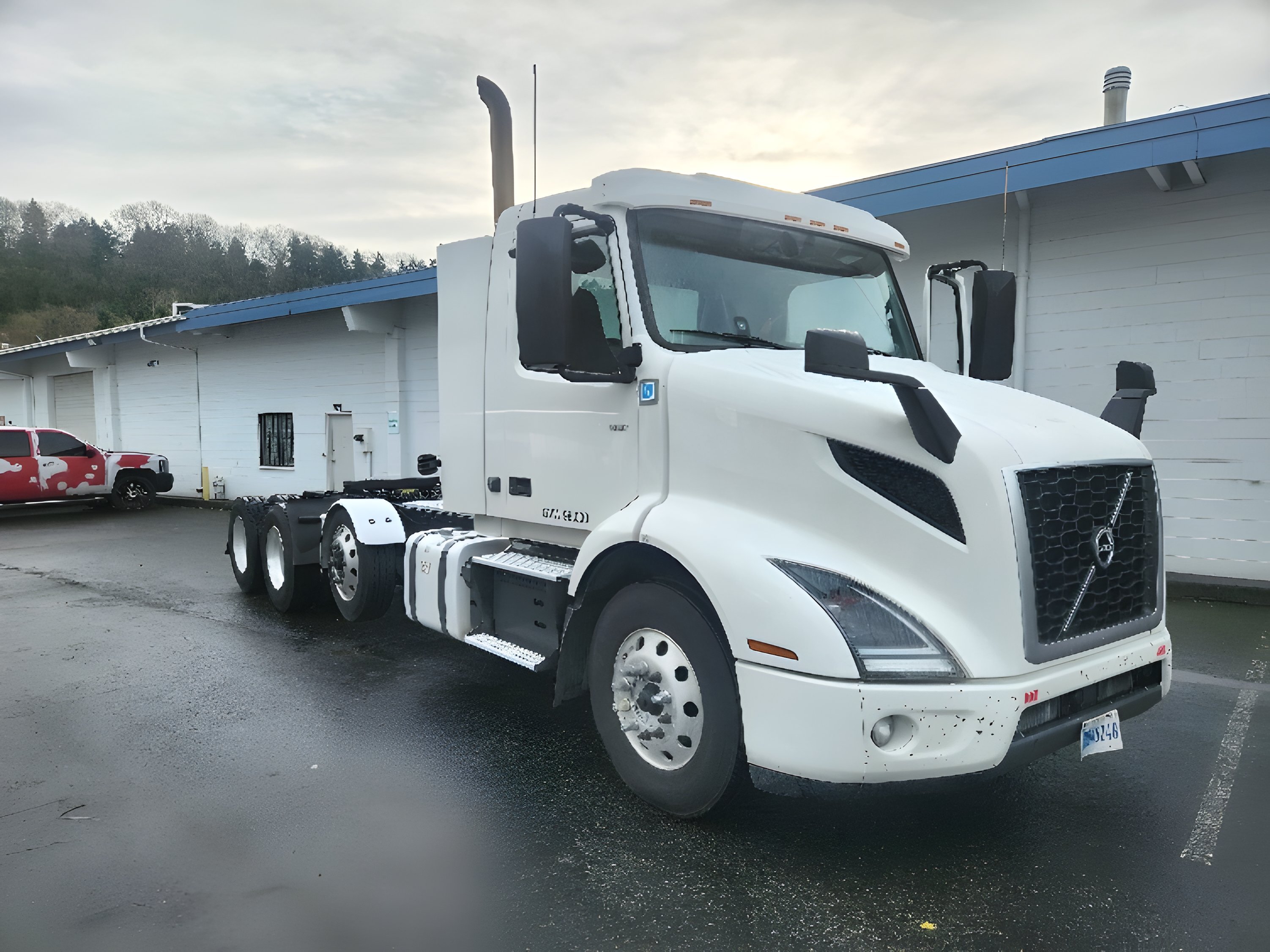 2021 VOLVO VNR84300 in Kent, WA