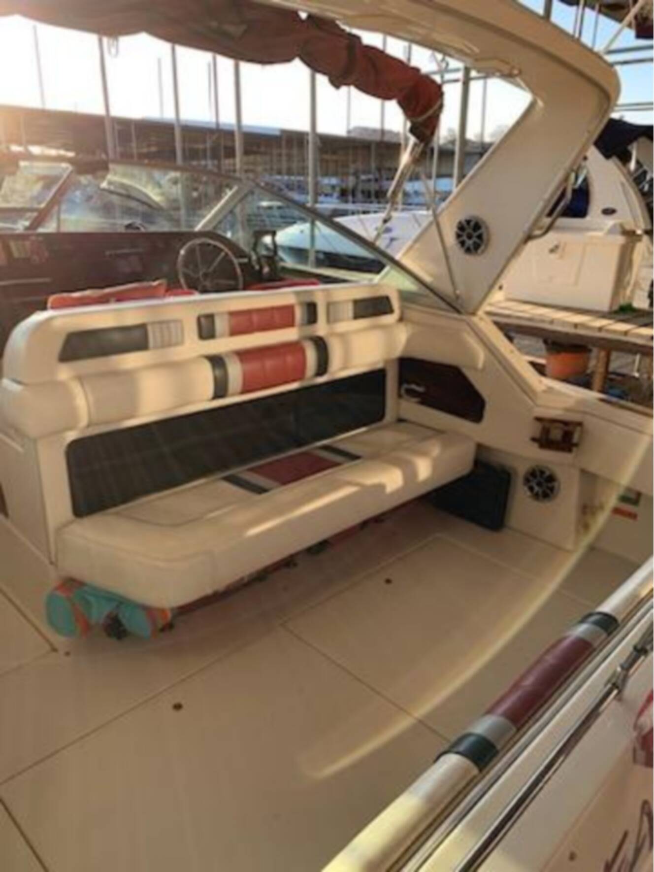 A photo of this 1991 Sea Ray 280 Sundancer