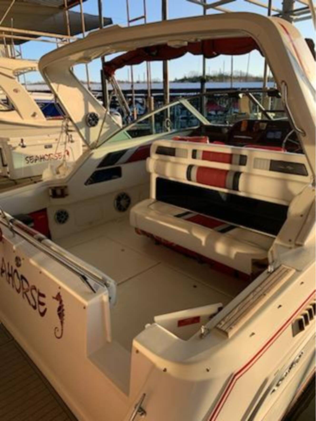 A photo of this 1991 Sea Ray 280 Sundancer