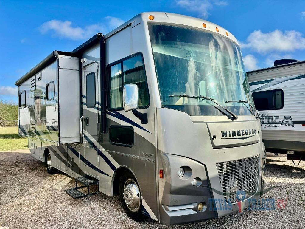 2018 Winnebago Vista LX 27N in la feria TX