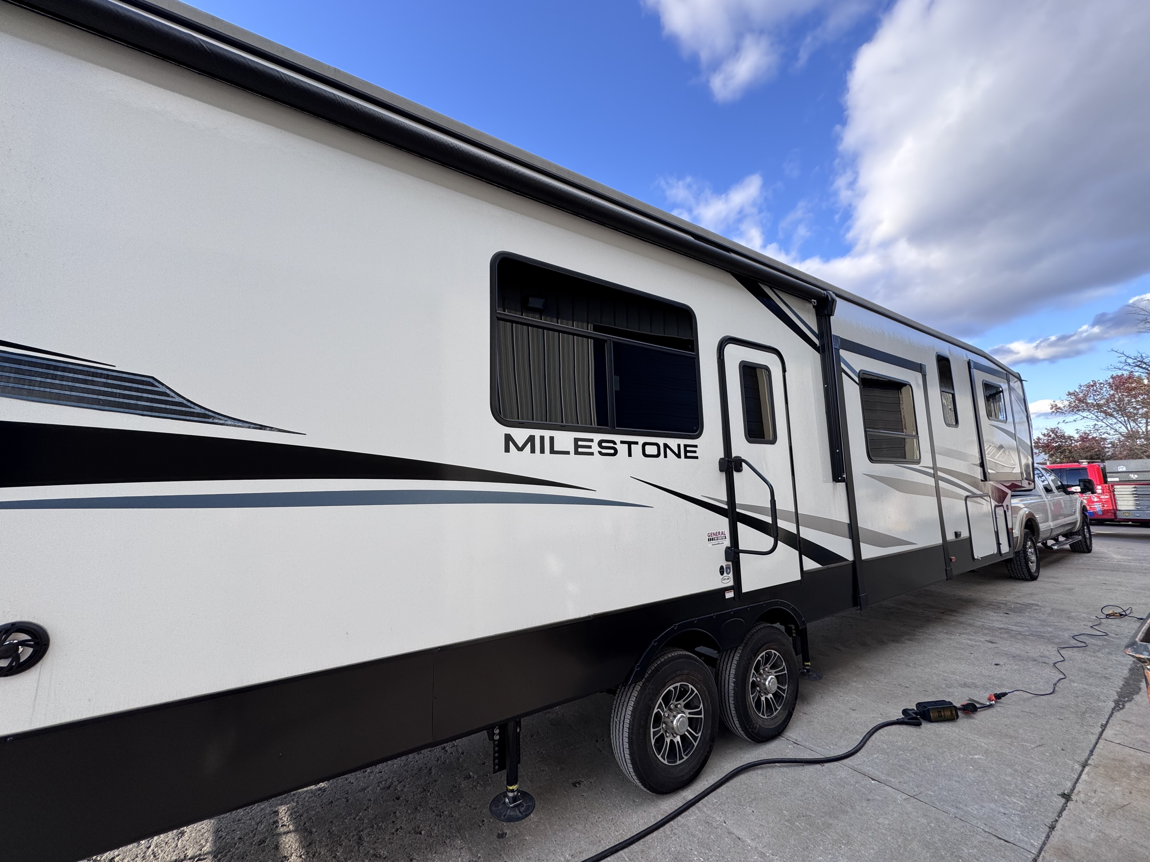 2021 Heartland MILESTONE 370FLMB RV