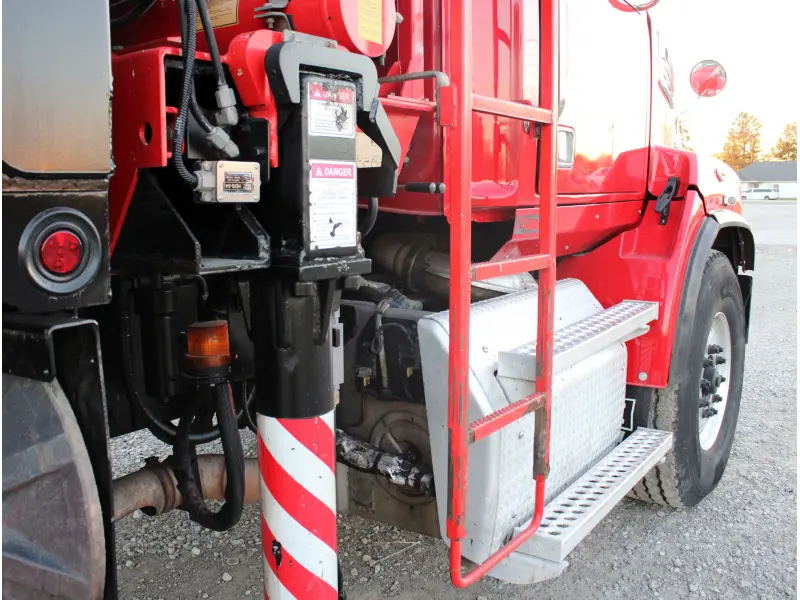 2016 WESTERN STAR 4700SB CONVENTIONAL FASSI CRANE (NEW) GRAPPLE SAW & 24.5' DEBRIS HAUL BODY