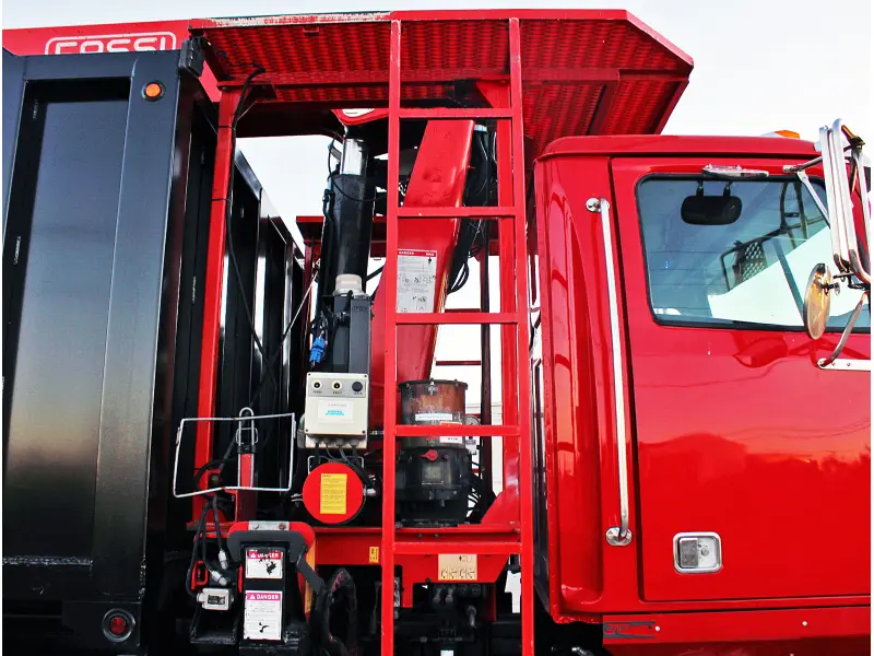 2016 WESTERN STAR 4700SB CONVENTIONAL FASSI CRANE (NEW) GRAPPLE SAW & 24.5' DEBRIS HAUL BODY