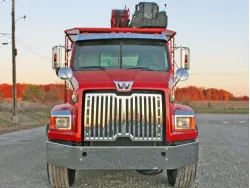 2016 WESTERN STAR 4700SB CONVENTIONAL FASSI CRANE (NEW) GRAPPLE SAW & 24.5' DEBRIS HAUL BODY