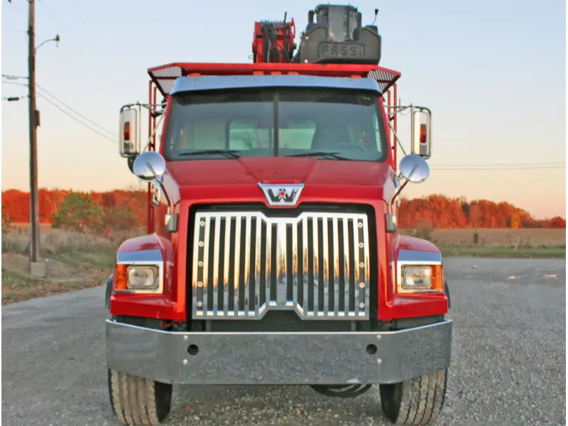 2016 WESTERN STAR 4700SB CONVENTIONAL FASSI CRANE (NEW) GRAPPLE SAW & 24.5' DEBRIS HAUL BODY