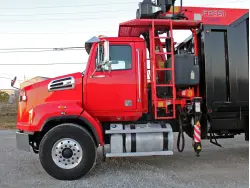2016 WESTERN STAR 4700SB CONVENTIONAL FASSI CRANE (NEW) GRAPPLE SAW & 24.5' DEBRIS HAUL BODY