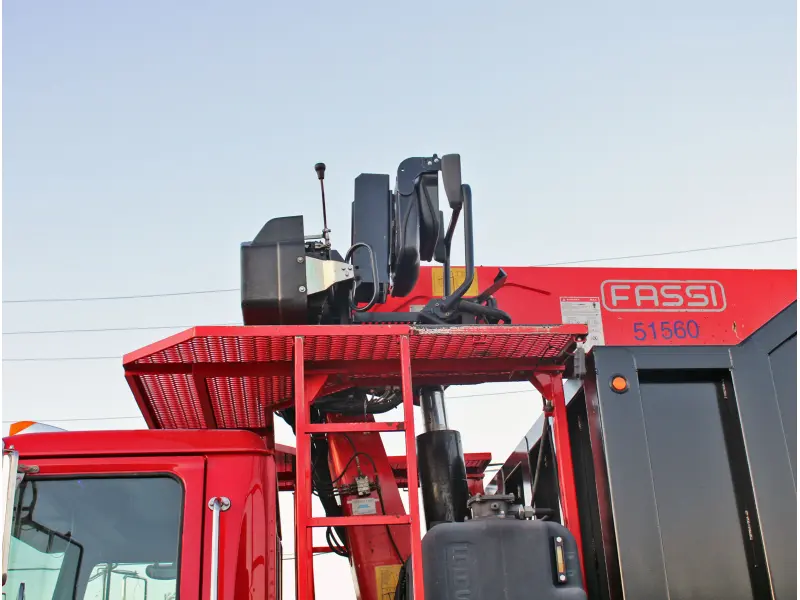2016 WESTERN STAR 4700SB CONVENTIONAL FASSI CRANE (NEW) GRAPPLE SAW & 24.5' DEBRIS HAUL BODY