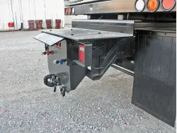 2016 WESTERN STAR 4700SB CONVENTIONAL FASSI CRANE (NEW) GRAPPLE SAW & 24.5' DEBRIS HAUL BODY