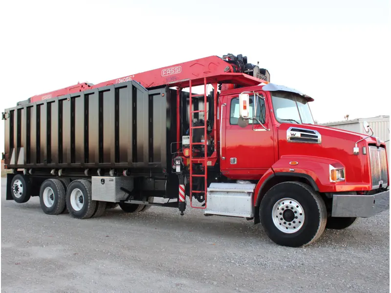 2016 WESTERN STAR 4700SB CONVENTIONAL FASSI CRANE (NEW) GRAPPLE SAW & 24.5' DEBRIS HAUL BODY