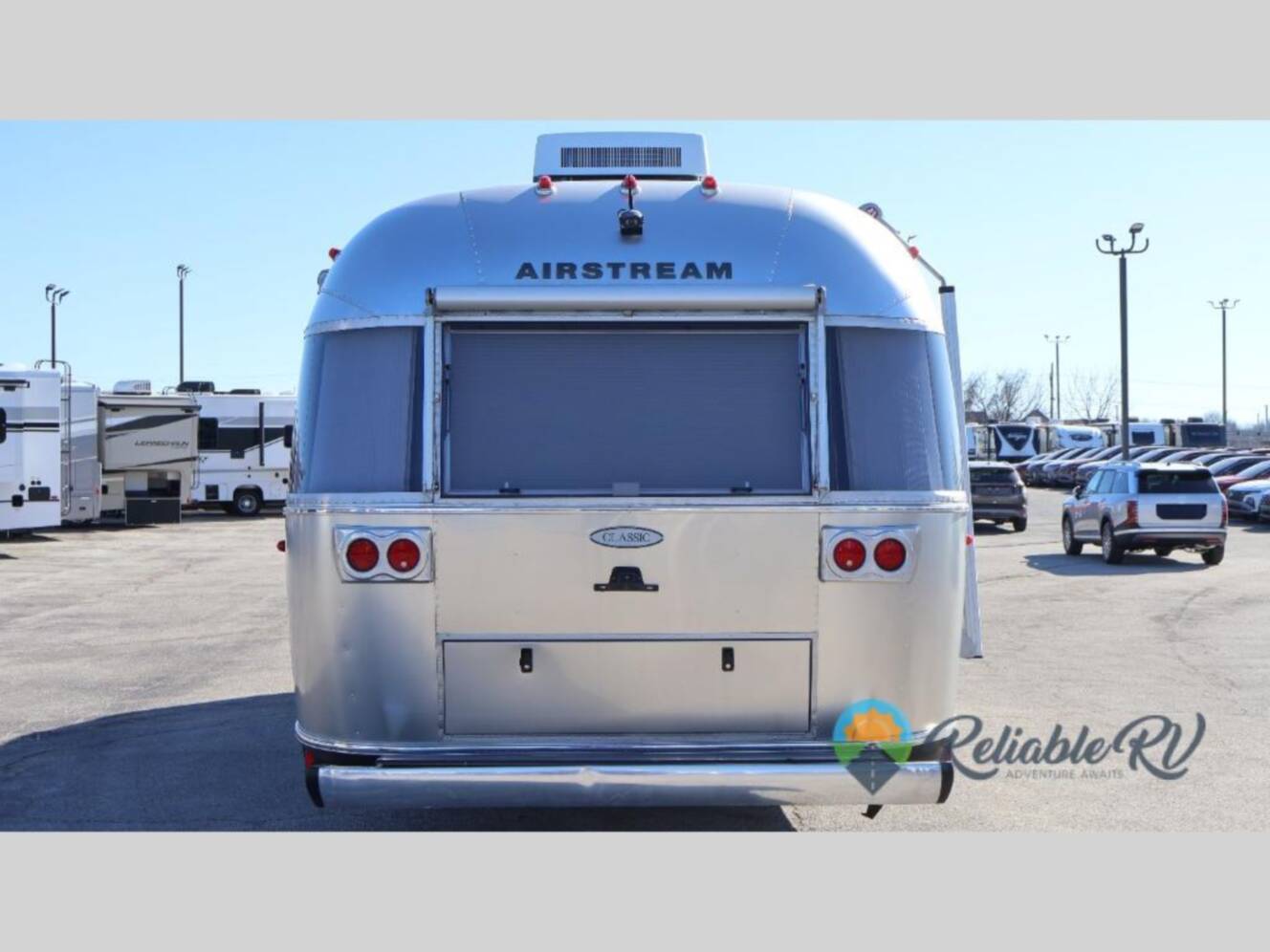 A photo of this 2018 Airstream Classic 30RB