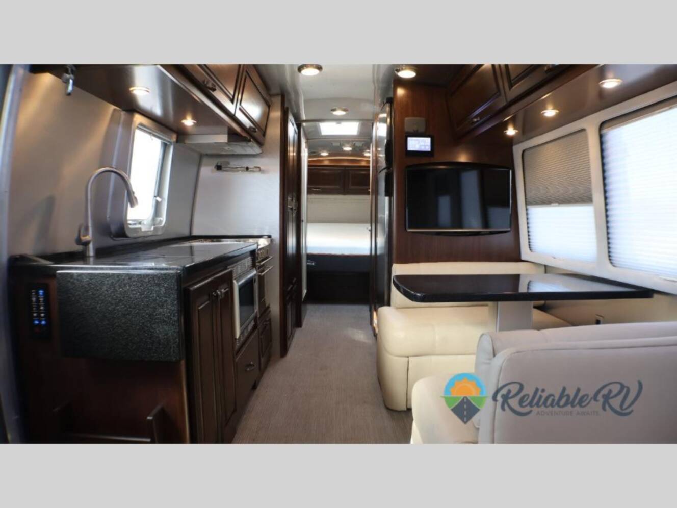 A photo of this 2018 Airstream Classic 30RB