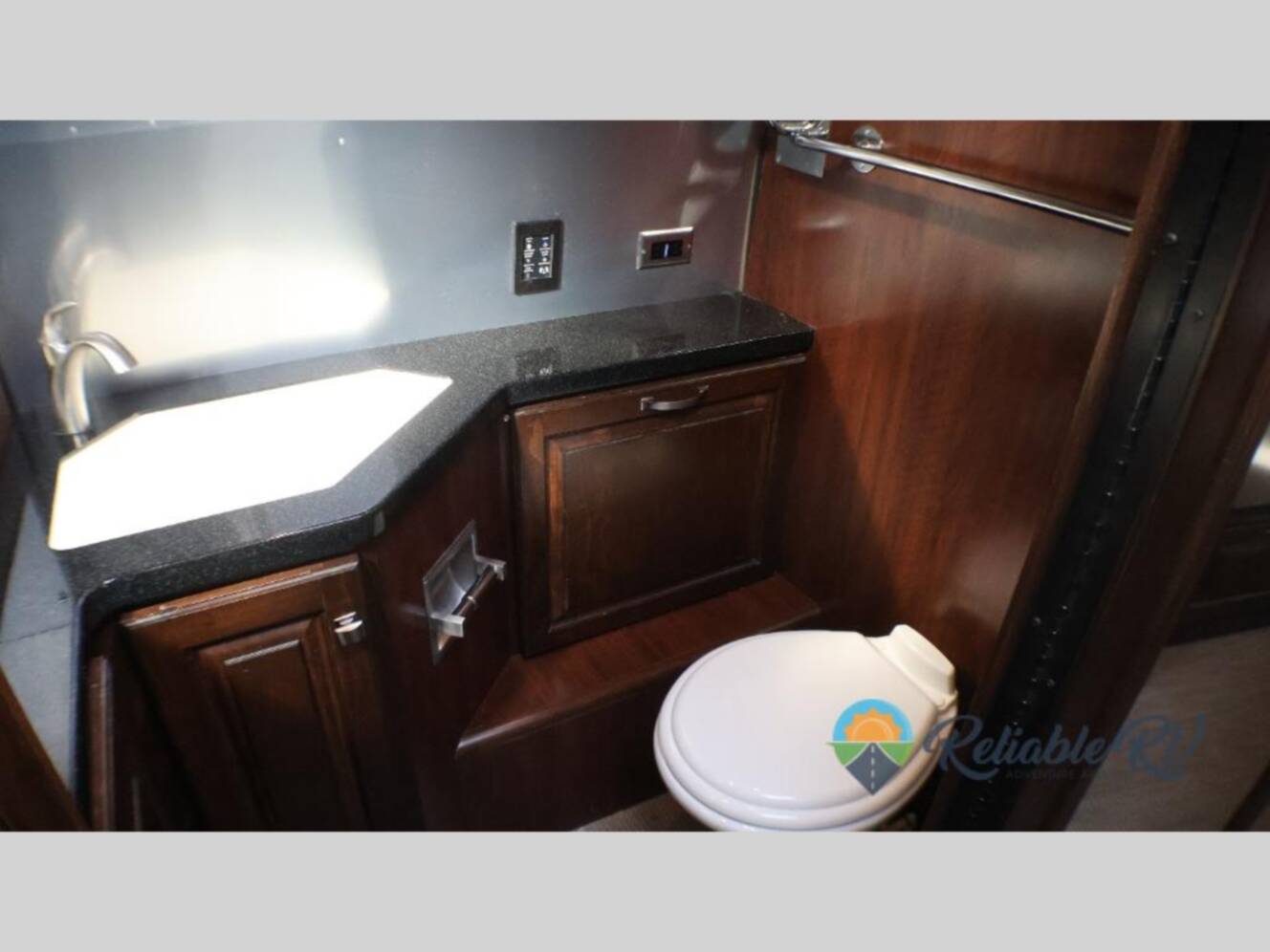 A photo of this 2018 Airstream Classic 30RB