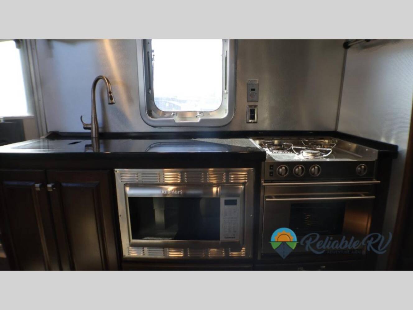 A photo of this 2018 Airstream Classic 30RB