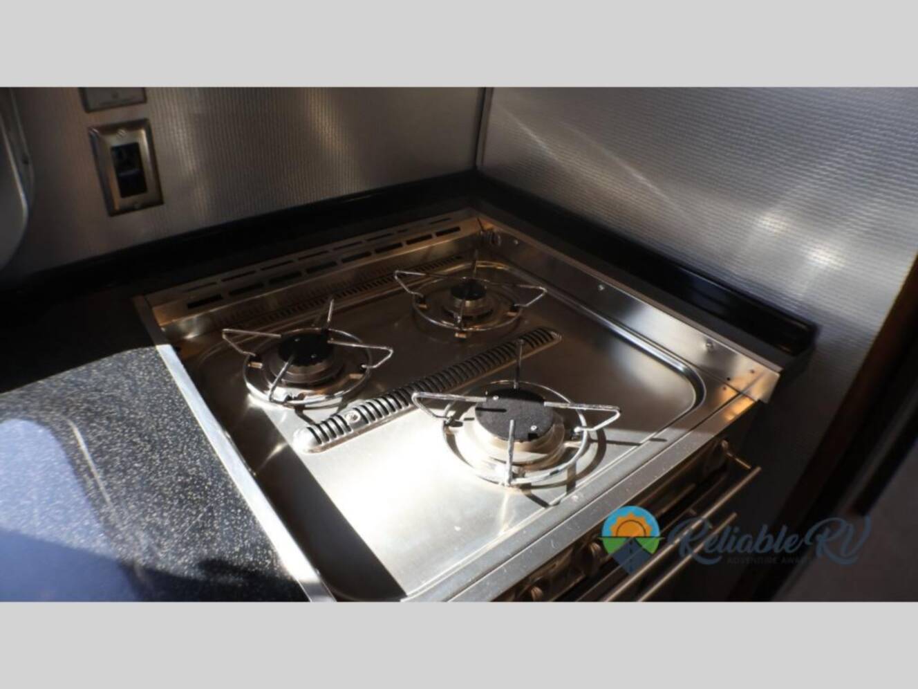 A photo of this 2018 Airstream Classic 30RB