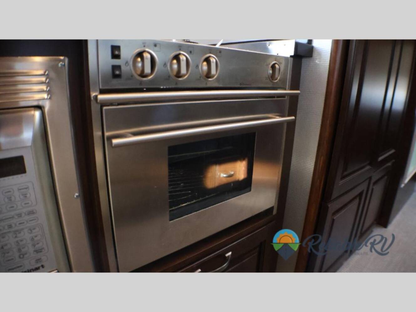 A photo of this 2018 Airstream Classic 30RB