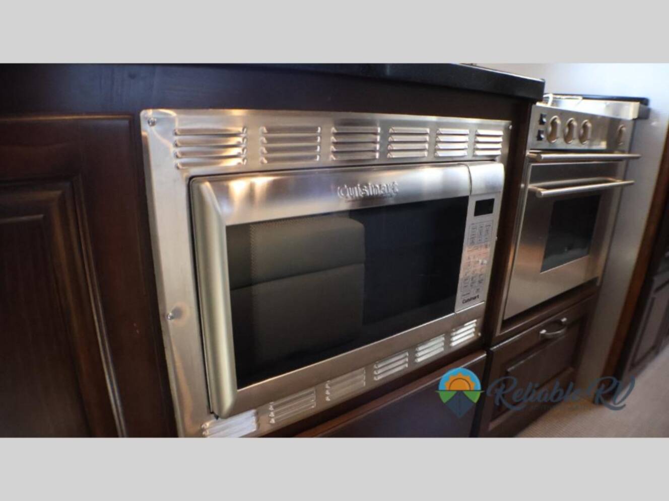 A photo of this 2018 Airstream Classic 30RB