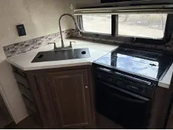 2017 FOREST RIVER ROCKWOOD ULTRA LITE 2606WS
