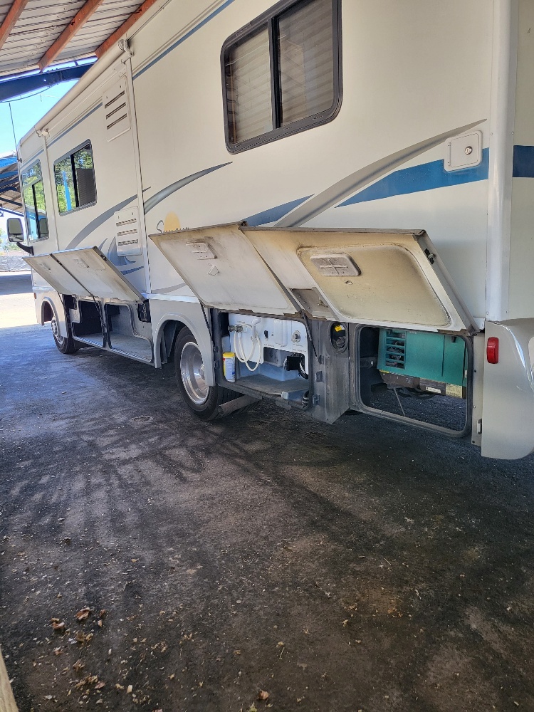 2004 Winnebago ITASCA SUNOVA 27C in ukiah CA