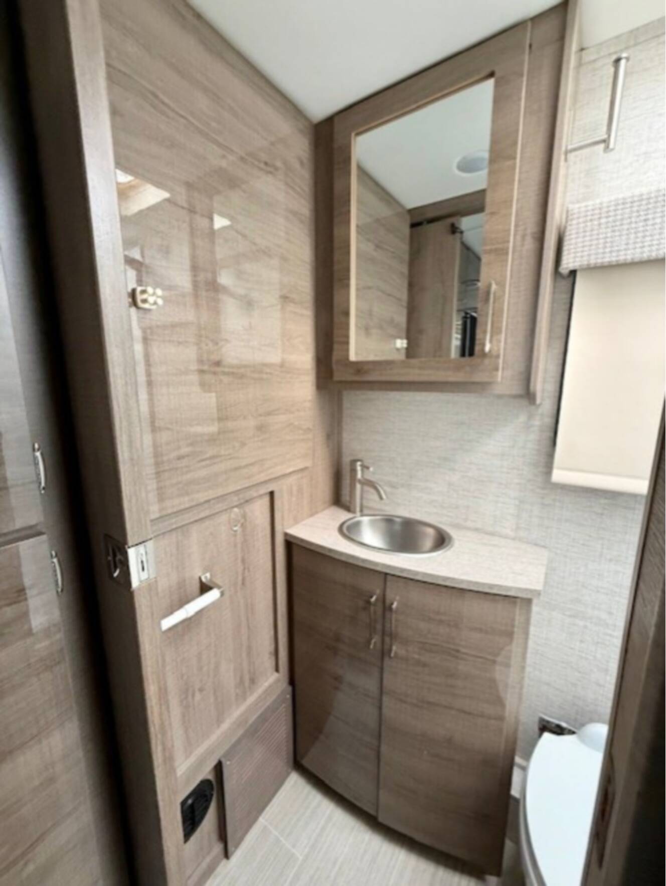 A photo of this 2023 Jayco MELBOURNE PRESTIGE 24RP