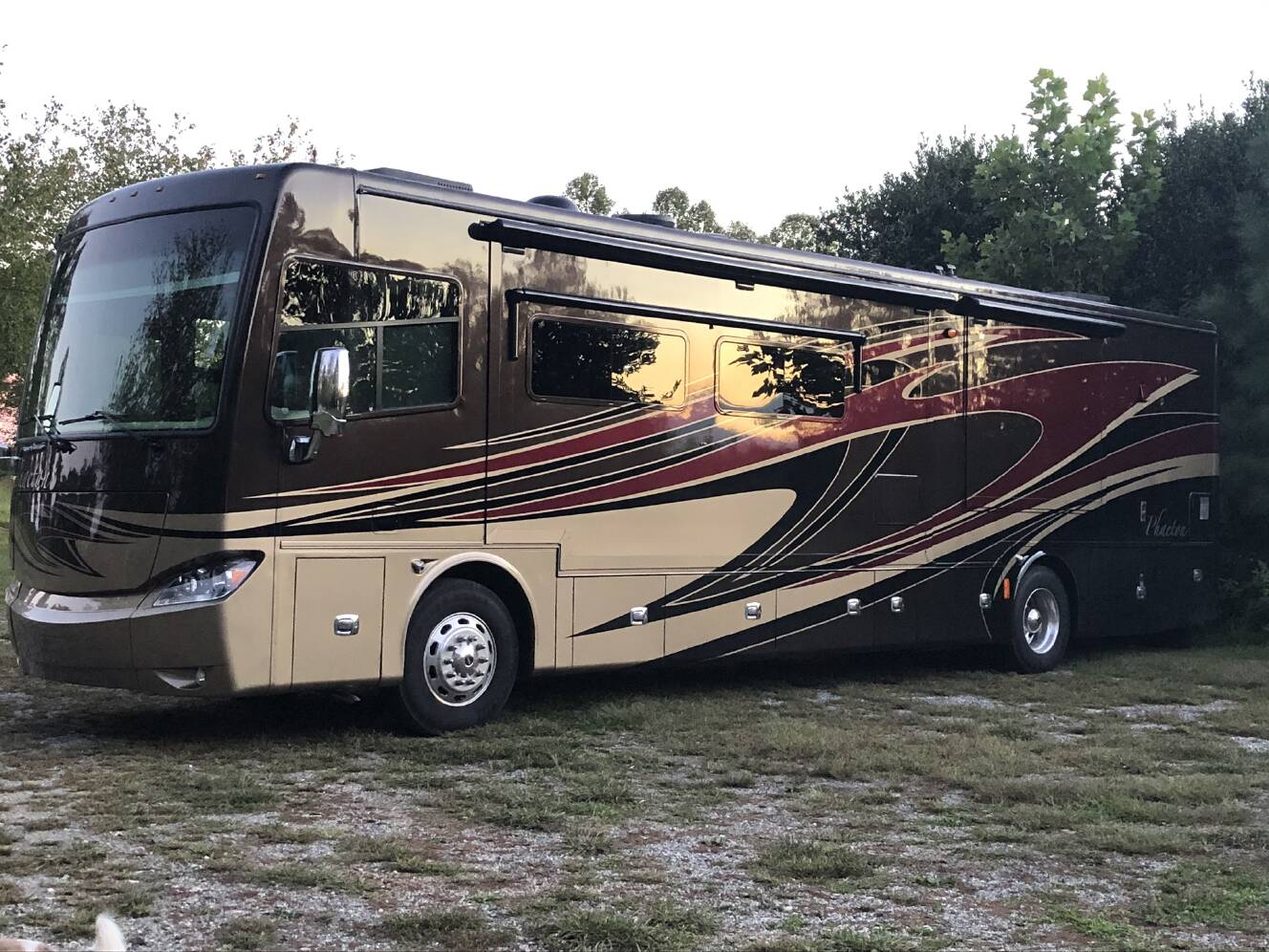 A photo of this 2014 Tiffin Motorhomes PHAETON 40 QBH