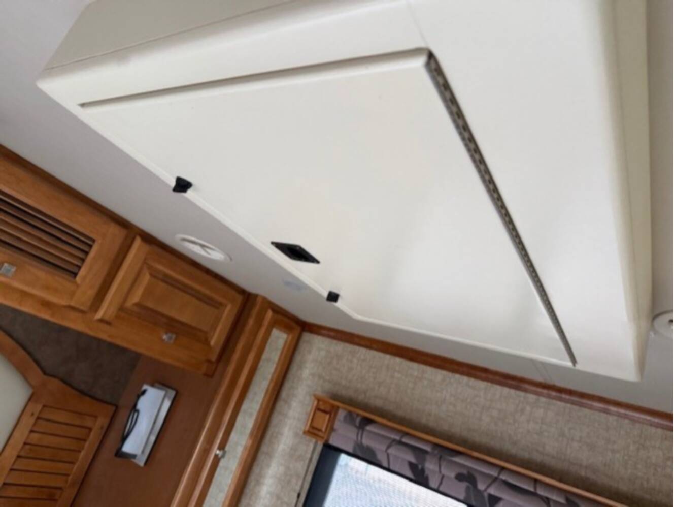 A photo of this 2015 Tiffin Motorhomes ALLEGRO