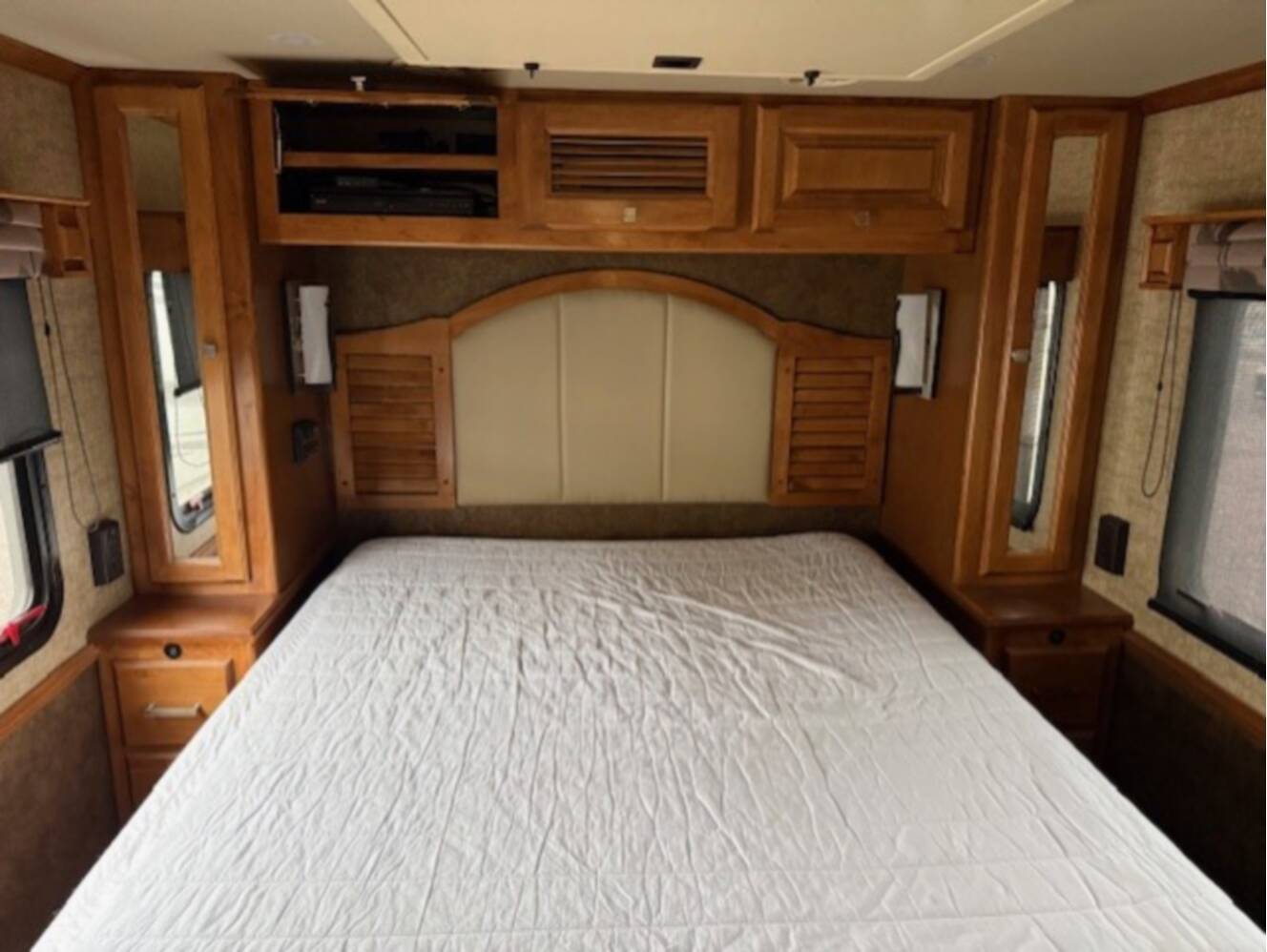 A photo of this 2015 Tiffin Motorhomes ALLEGRO