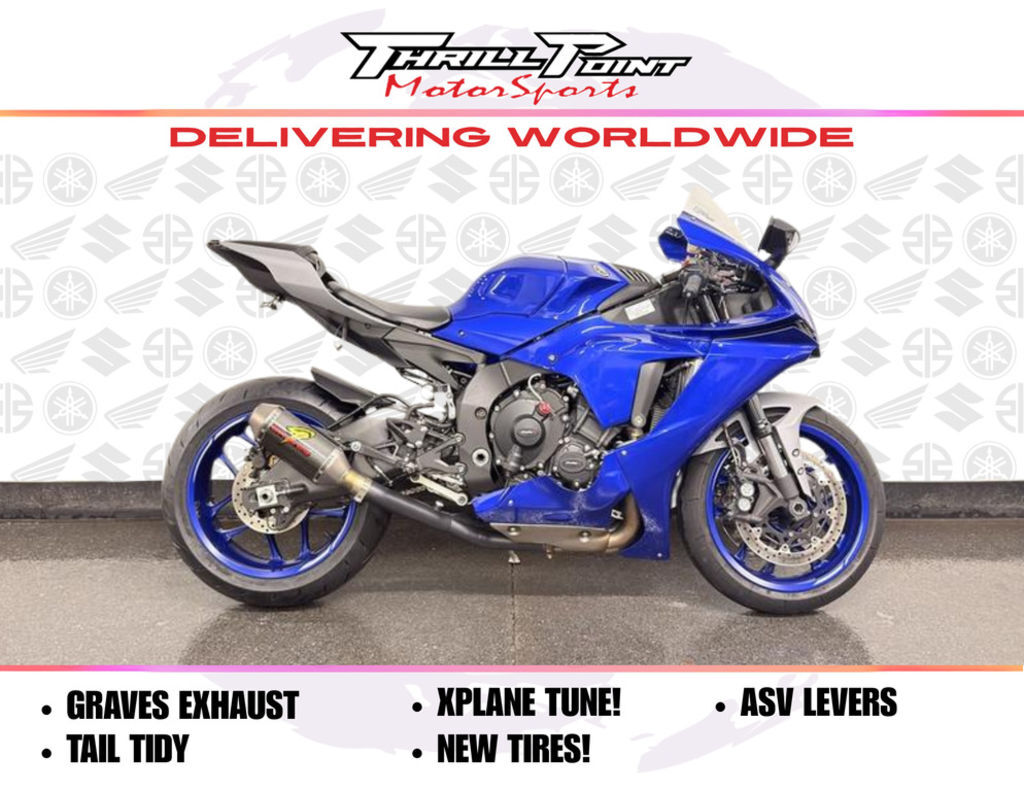 Yamaha YZF-R1 view 2