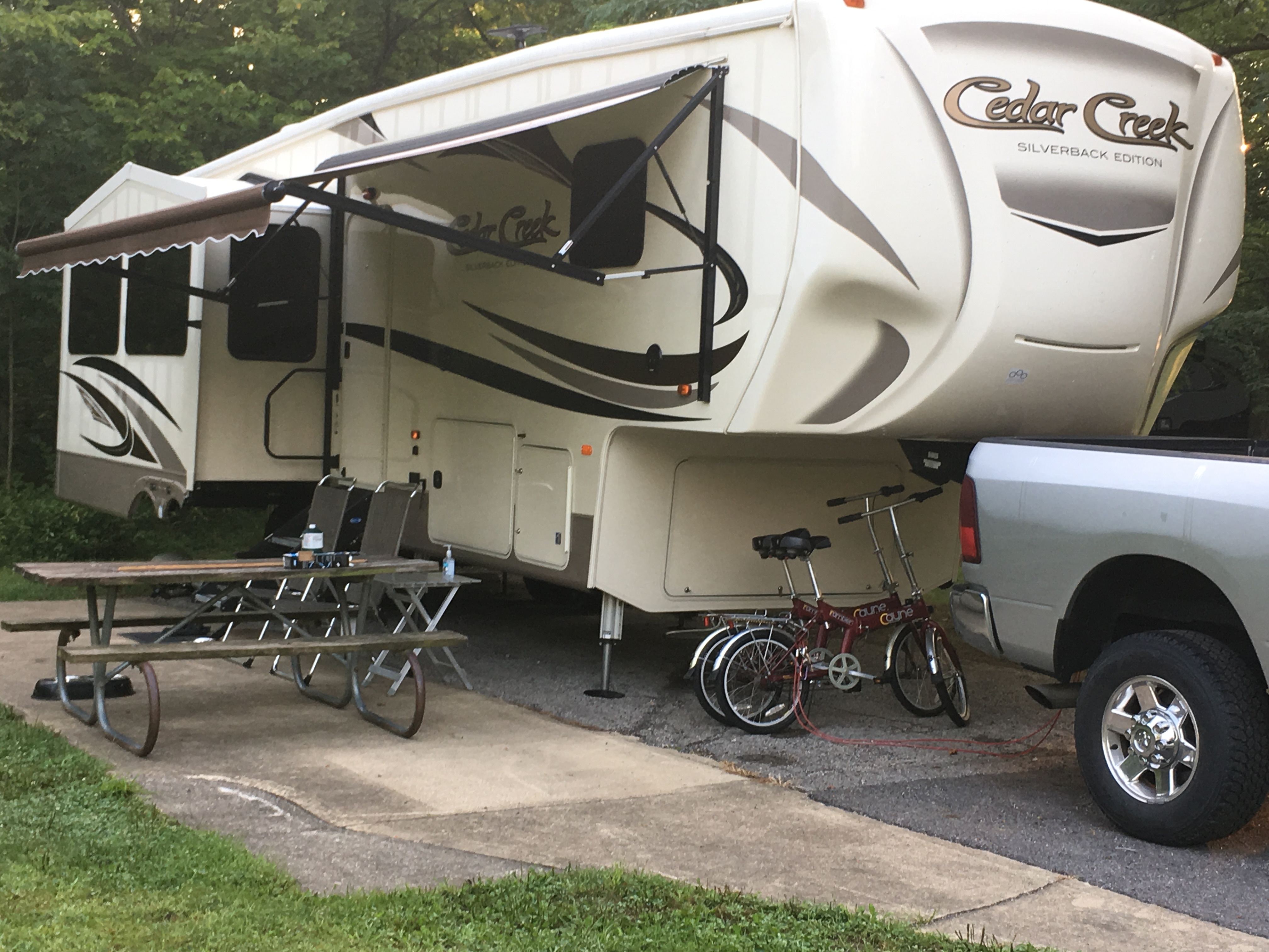 2018 Forest River CEDAR CREEK SILVERBACK 29IK RV