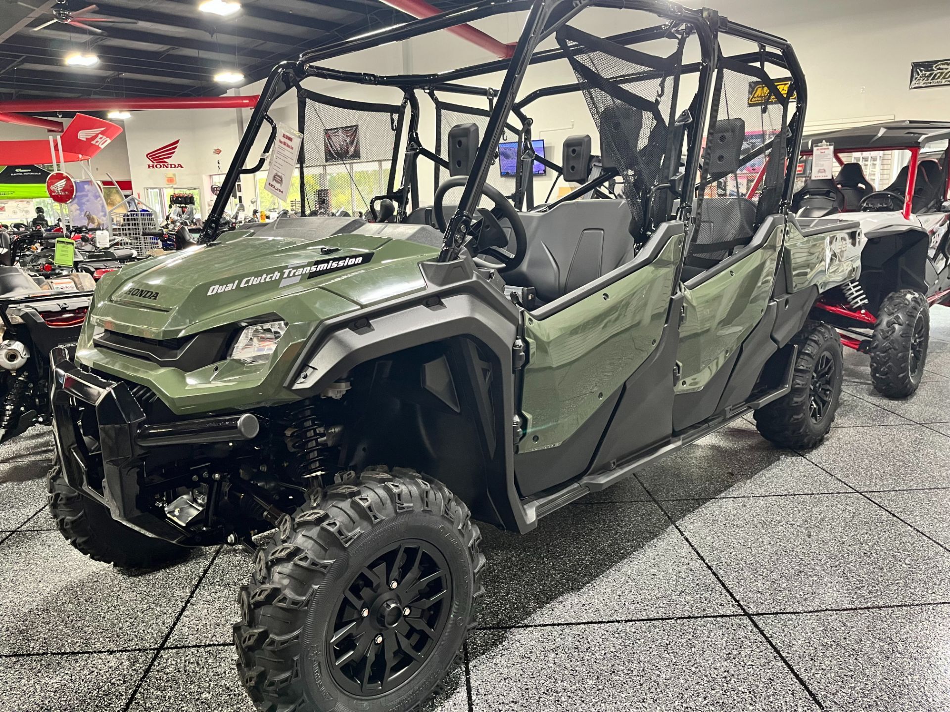 2023 Honda Pioneer 1000-6 Deluxe Crew in ottawa OH