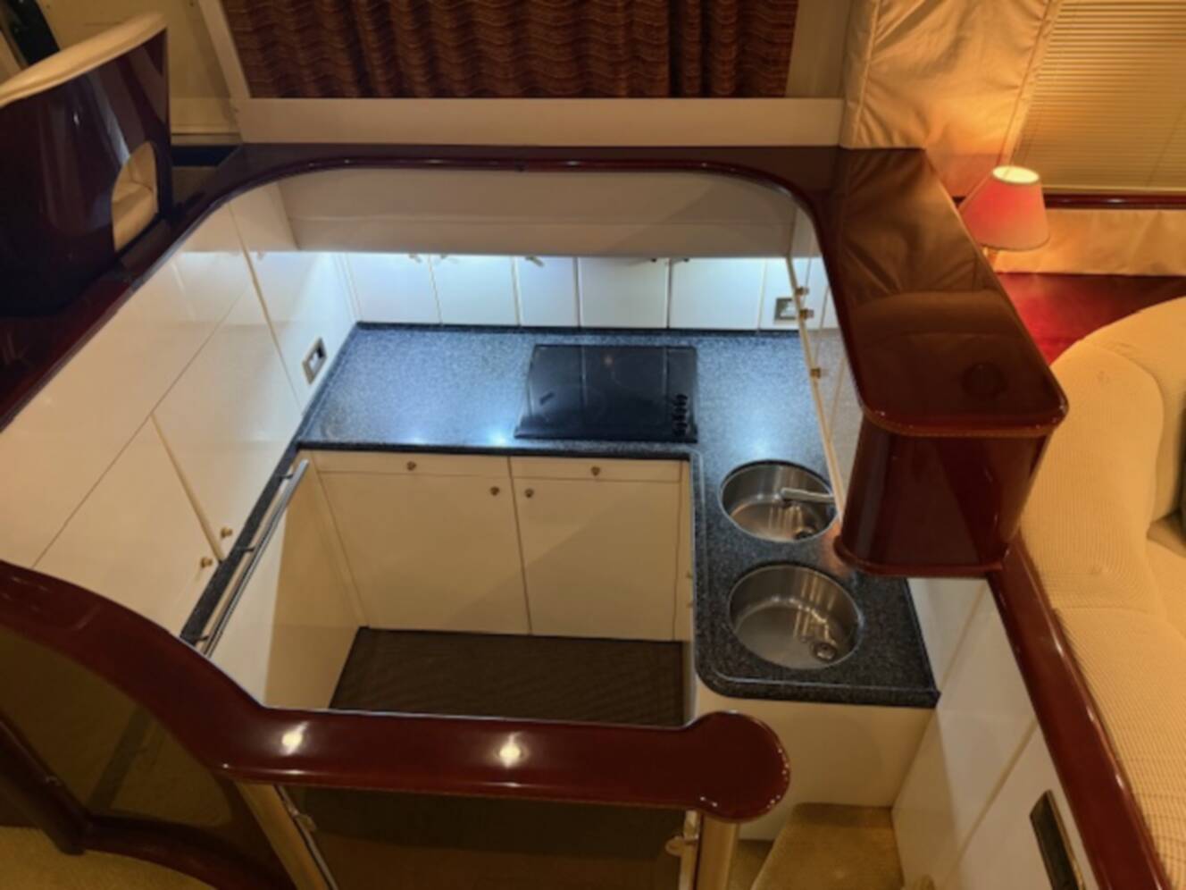 A photo of this 1996 Princess PRINCESS 62