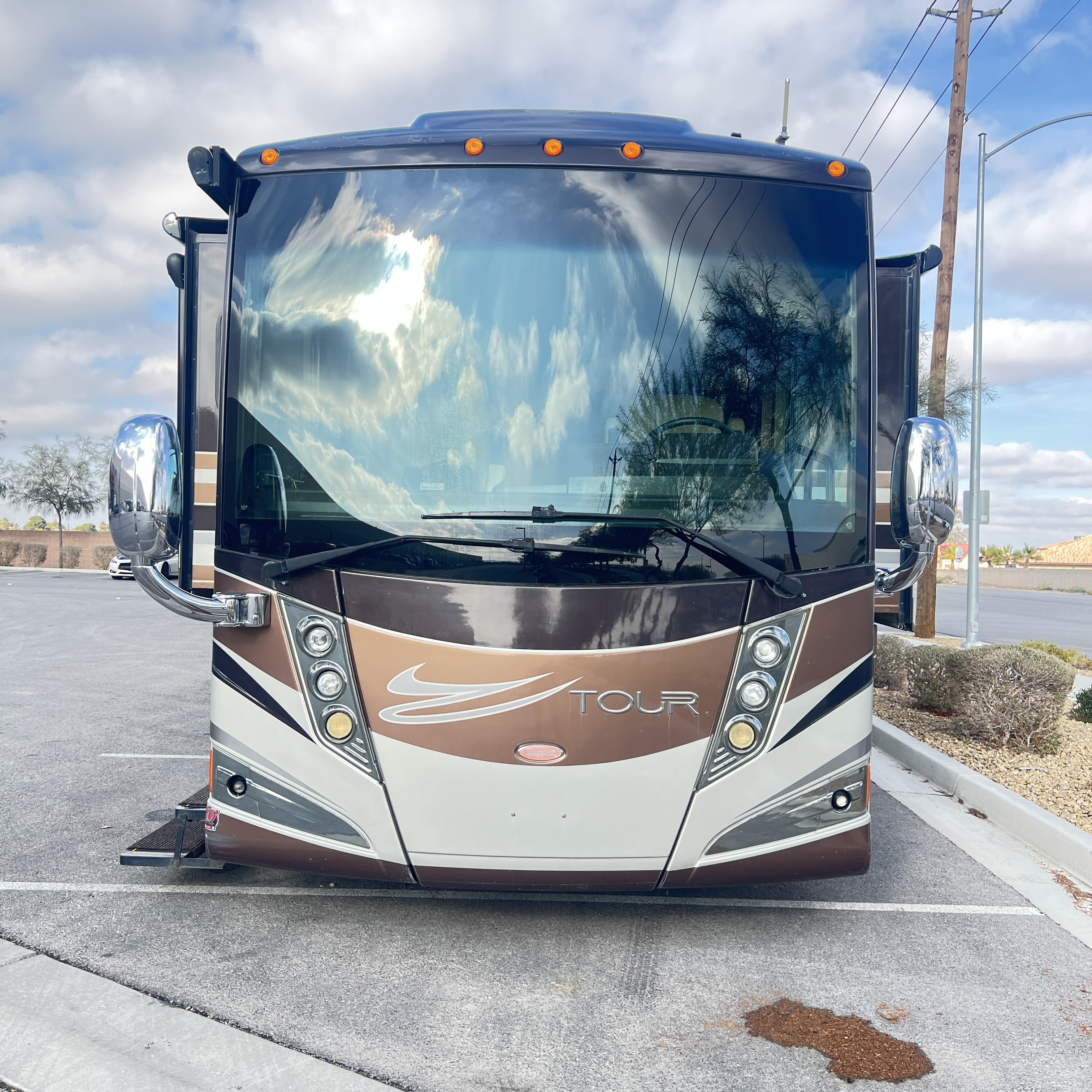 2012 Winnebago Tour 42QD in las vegas NV