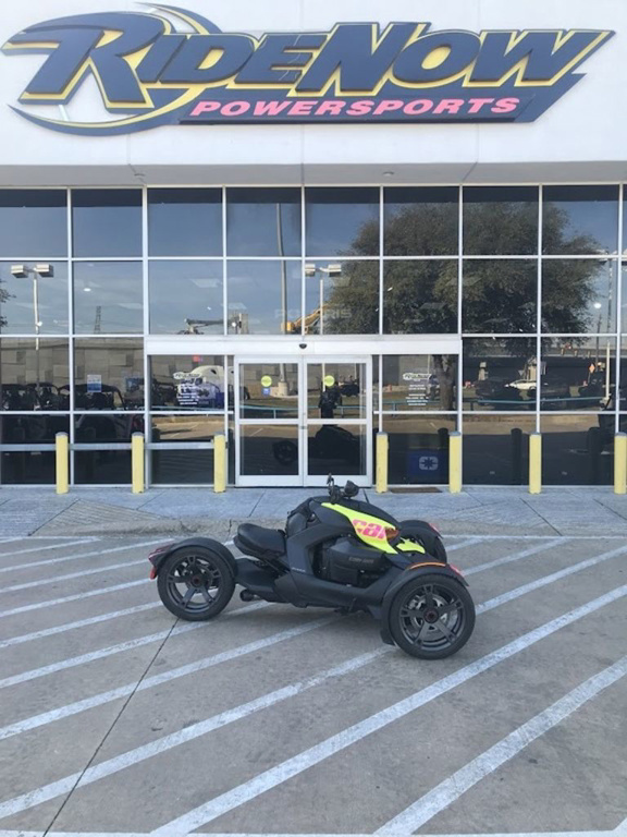 ロードショー② ⇒ Hitachi ZX210LC w/ new certification. Only 2600 hours