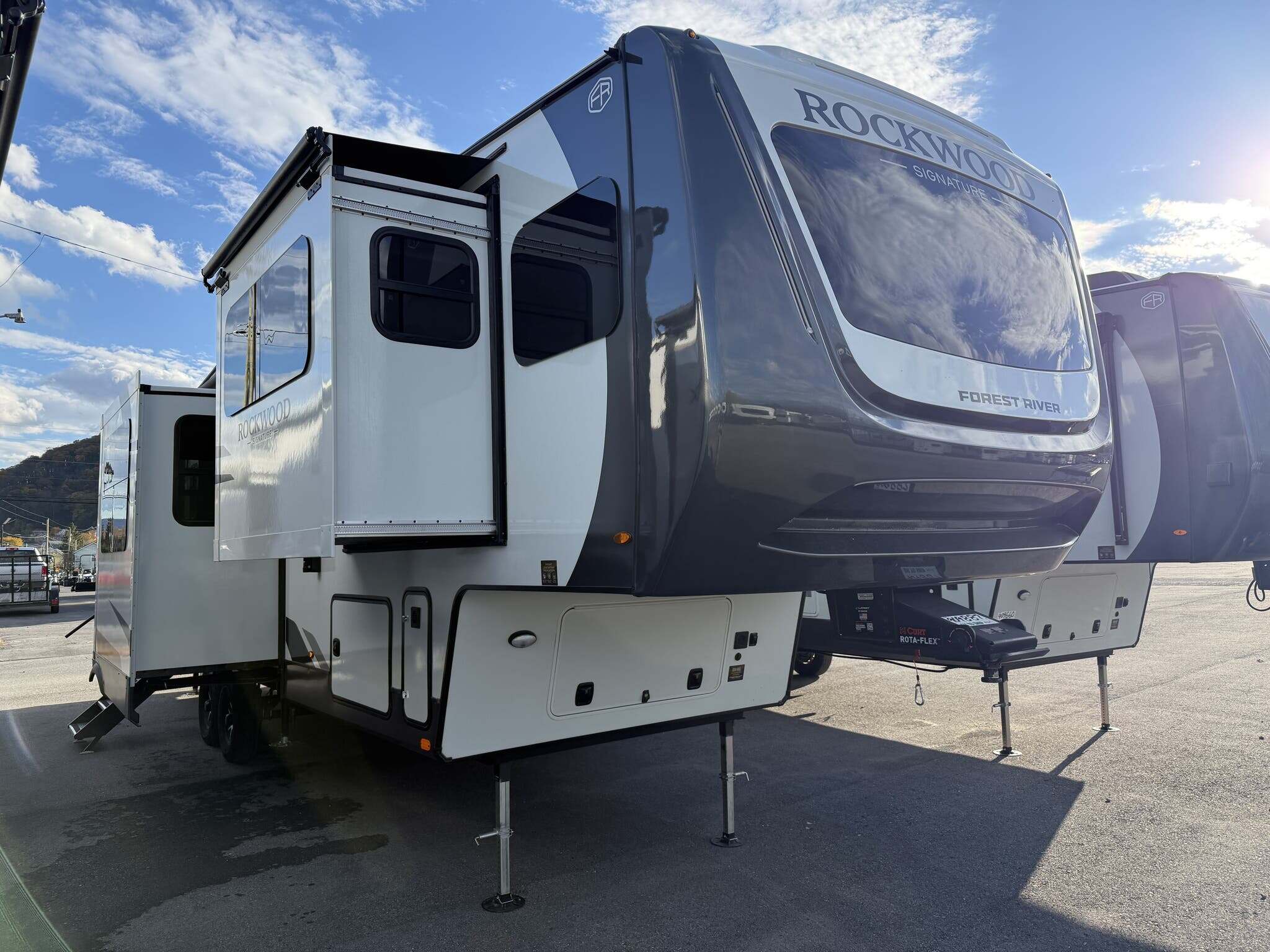 Forest River Rockwood Signature Fifth Wheel Fifth Wheels For Sale