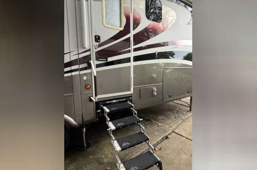 2014 DRV MOBILE SUITES 36RSSB3 in malvern OH