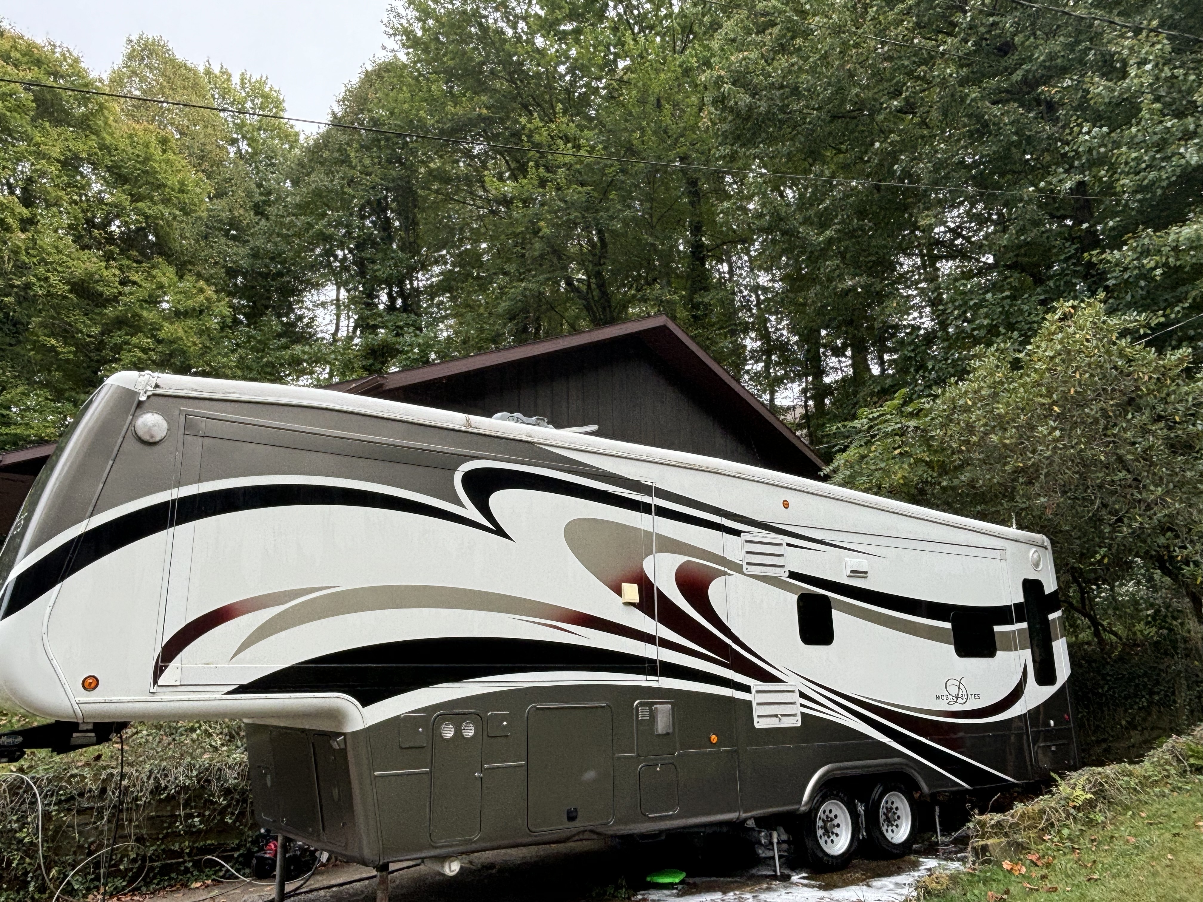 2014 DRV MOBILE SUITES 36RSSB3 in malvern OH