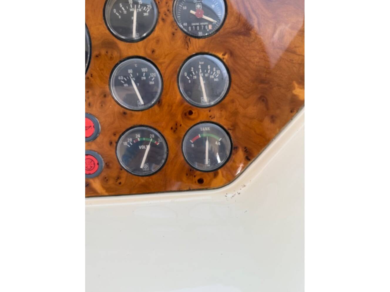 A photo of this 1996 Princess Princess 62