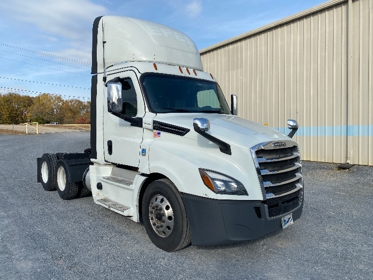 2020 FREIGHTLINER CASCADIA 126 in Resaca, GA
