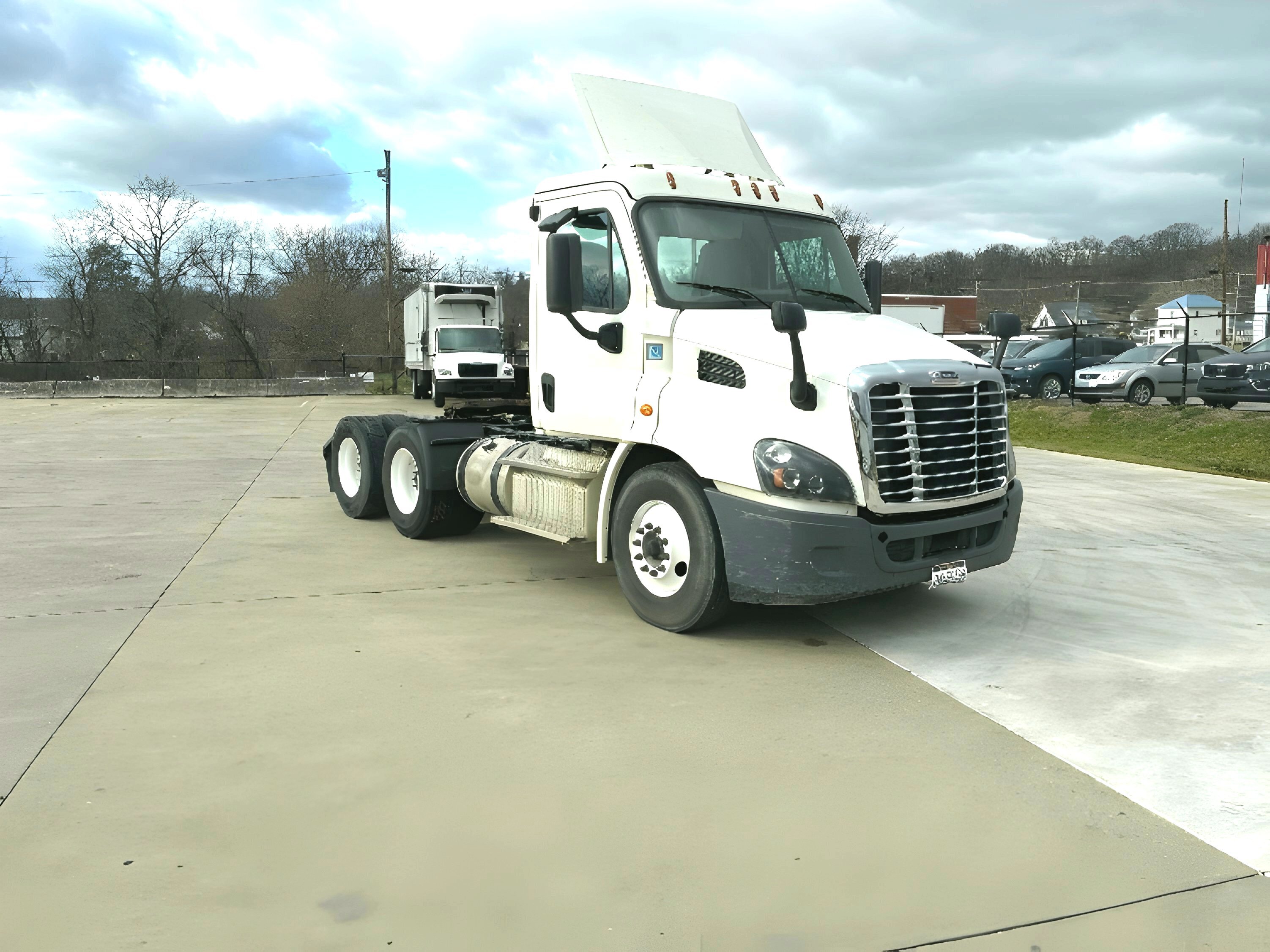 2019 FREIGHTLINER CASCADIA 113 in Parkersburg, WV