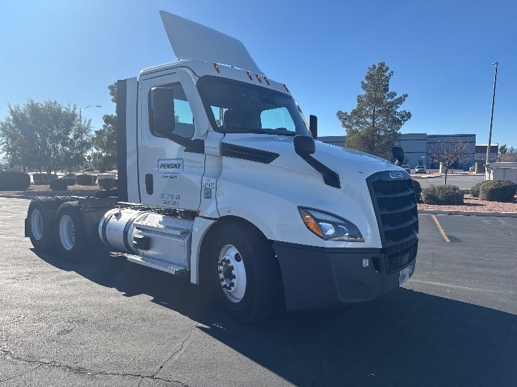 2021 FREIGHTLINER CASCADIA 126 in North Las Vegas, NV