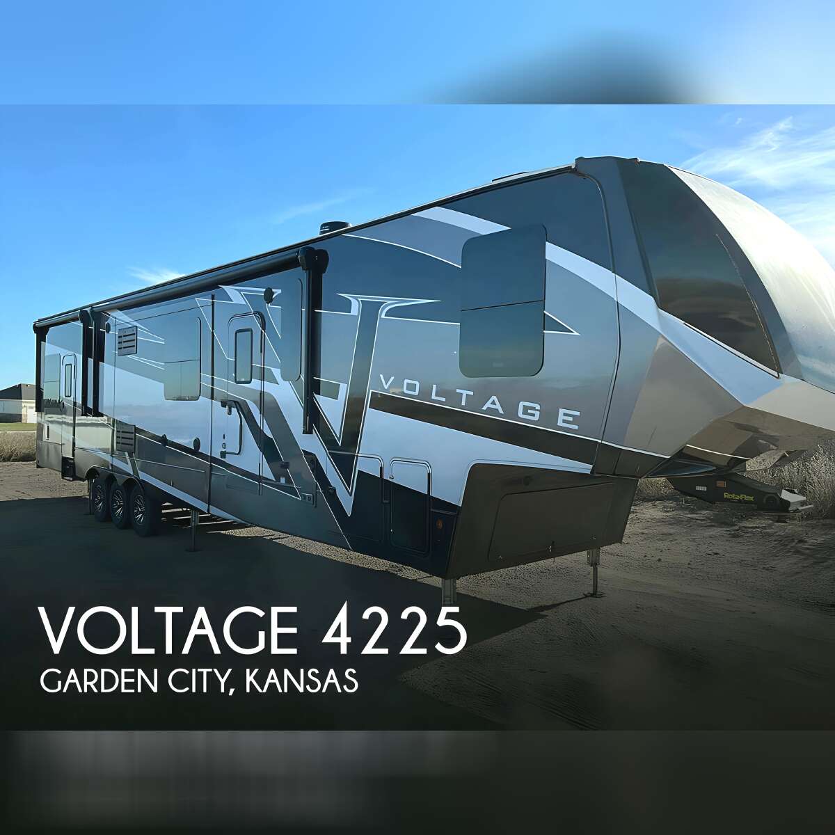 2021 Dutchmen Voltage 4225