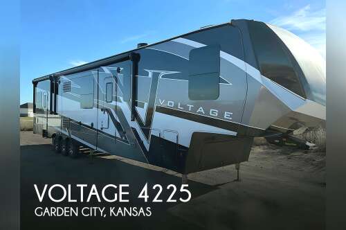 2021 Dutchmen Voltage 4225 in garden city KS